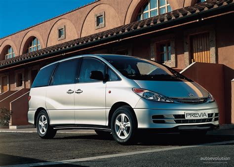Toyota Previa automobilio vaizdas