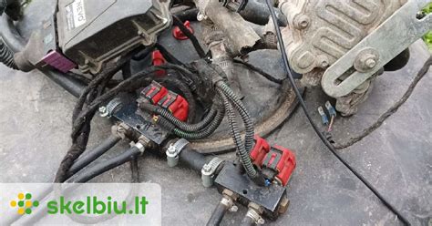 Subaru variklio skyrius su duju iranga