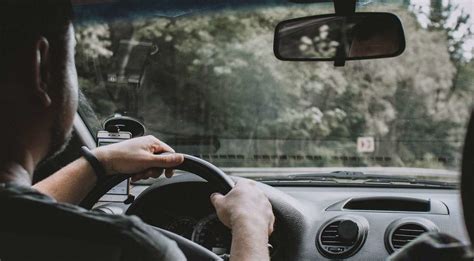 Automobilio vairavimas simboliškai