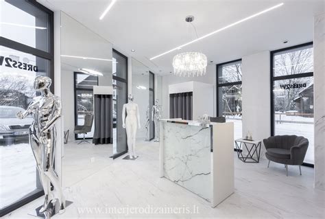 ATV dalių parduotuvės interjeras