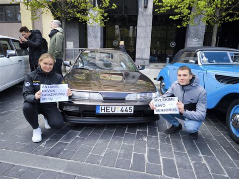 Įvairūs automobiliai
