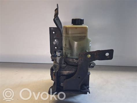 Vairo stiprintuvo alyvos tikrinimas Ford Focus