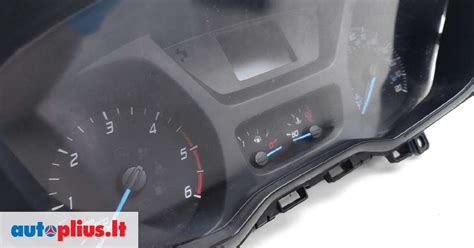 Ford Fiesta automobilio prietaisų skydelis su lauko temperatūros rodmeniu