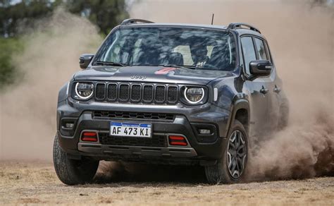 Jeep Renegade Trailhawk visureigyje