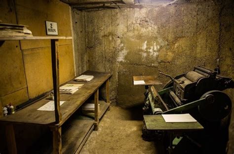 Pogrindžio spaustuvė partizanų bunkeryje