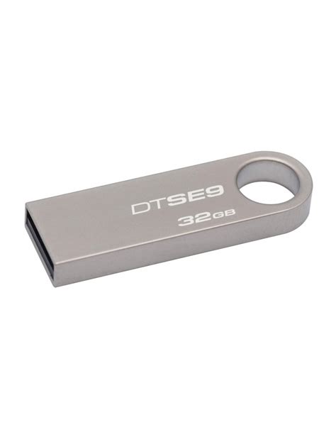 USB atmintinė, paruošta navigacijos sistemos atnaujinimui