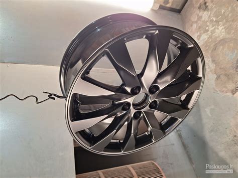 Plieninių ratlankių pavyzdys