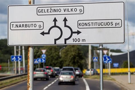Įvairių kelio ženklų ir papildomų lentelių pavyzdžiai