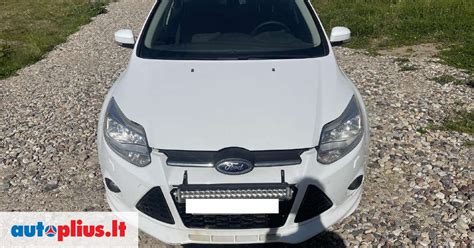Ford Focus automobilis su navigacijos sistema