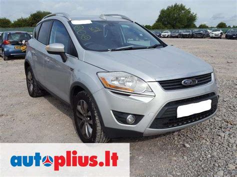Įvairių Ford automobilių modelių navigacijos ekranai