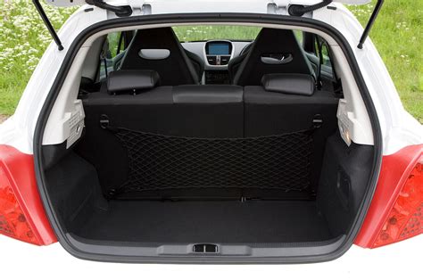 Peugeot 207 interjeras