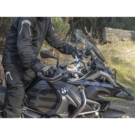 Rankenų keitimas ant motociklo vairo