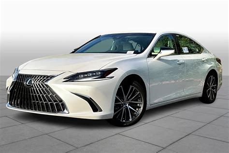 Lexus ES 300h interjeras ir eksterjeras