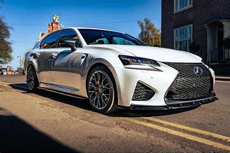 Lexus GS F priekinis vaizdas