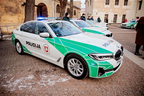 Italijos kelių policija (Vigili urbani) tikrina automobilius