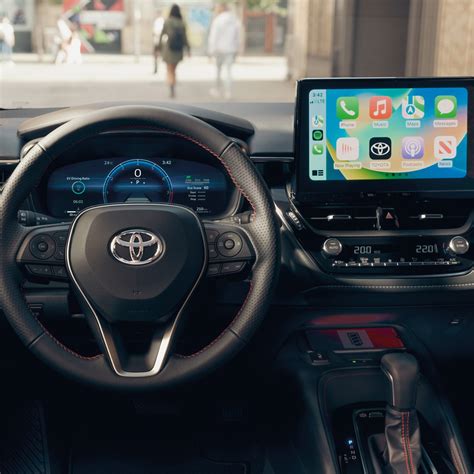 Toyota automobilio multimedijos sistema su telefono ekrano atvaizdavimu