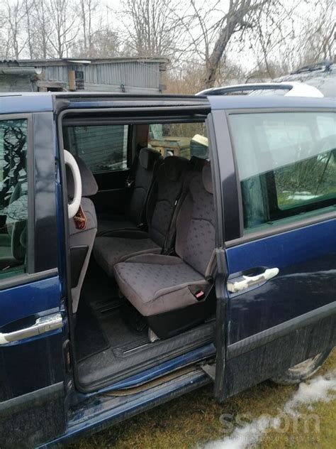 Peugeot 807 interjeras su guminiais kilimėliais