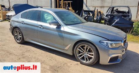 Skirtingų automobilių dalių spalvų palyginimas