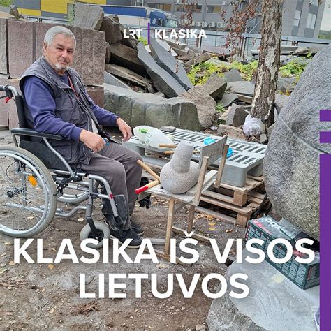 Skulptorius Stasys Žirgulis dirbtuvėse