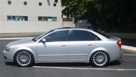 Audi A4 B6 interjeras su apšvietimu