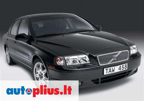 Nuotrauka su įvairiomis Volvo dalimis