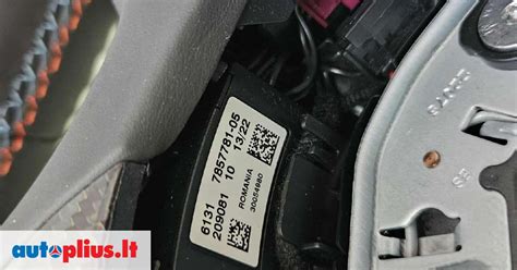 Nuotrauka su įvairiais TPMS davikliais