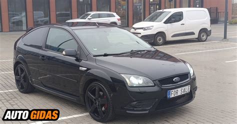 Ford Focus 3 automobilio salonas su multimedijos sistema