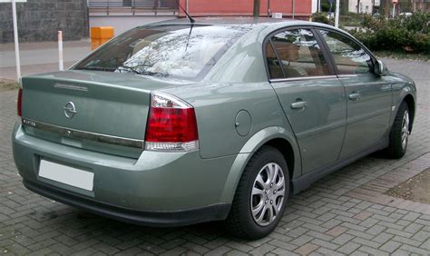 Opel Vectra C variklio skyrius