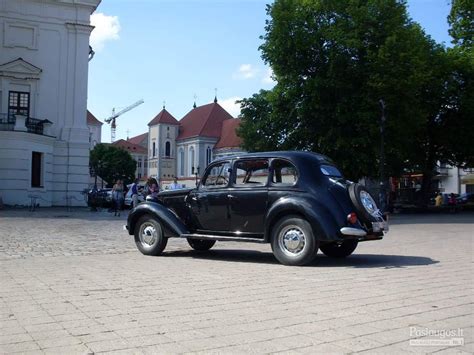 Senovinių automobilių dalių parduotuvė