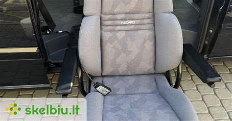 Besukama automobilio sėdynė