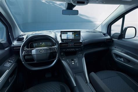 Opel Combo Life priekabos stabilumo kontrolės sistema