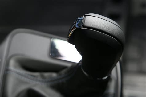 Automatinės pavarų dėžės perjungimo svirtis ir jos režimai