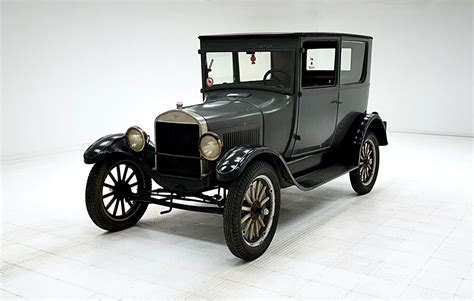Istorinis Ford Model T automobilis