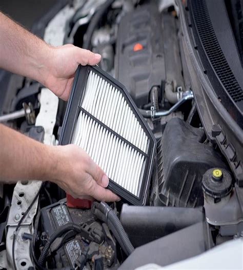 Švarus ir nešvarus automobilio oro filtras