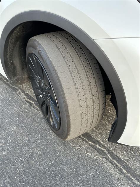 Susidėvėjusios padangos dėl neteisingo ratų suvedimo