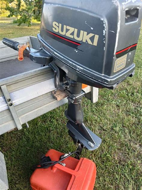 Pakabinamas valties variklis SUZUKI DF6A