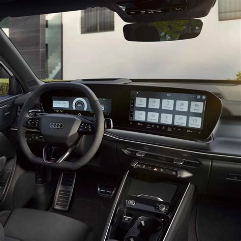 Audi A8 automobilio interjeras su matomu prietaisų skydeliu