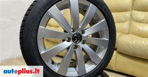 Volkswagen Passat automobilis su R17 ratlankiais