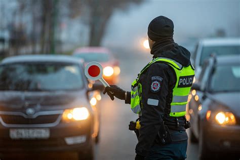 Simbolis, rodantis baudą už pažeidimą