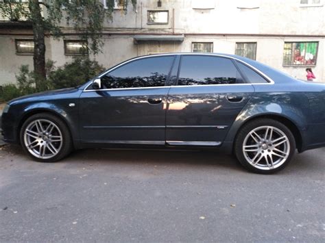 Audi A4 B7 variklio skyrius