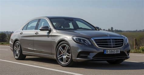 Mercedes-Benz S klasės automobilis