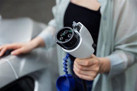 Elektromobilio išmetimo sistema (ar jos nebuvimas)