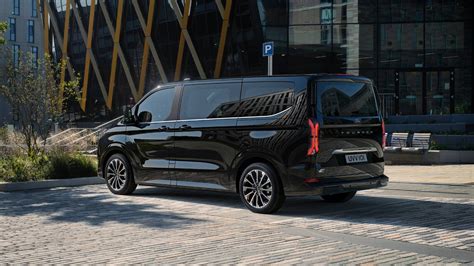 Ford Transit ir Ford Tourneo Custom šoninis vaizdas