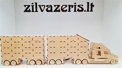 Sunkvežimis, vežantis krovinius