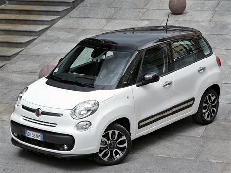 Fiat 500L su kavos aparatu