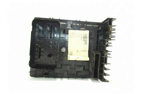 VW Passat B5 saugiklių dėžutės vieta salone