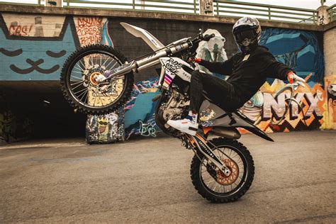 Įvairių kategorijų mokomieji motociklai